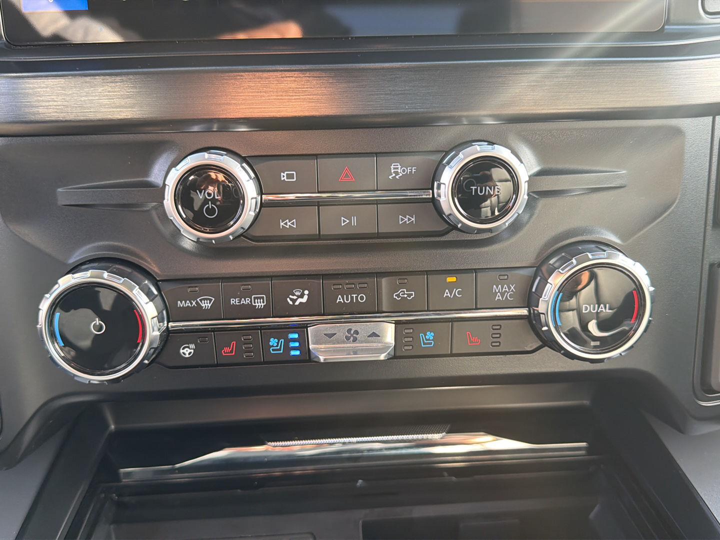 Used 2026 Carbonized Gray Ford Lariat image 10