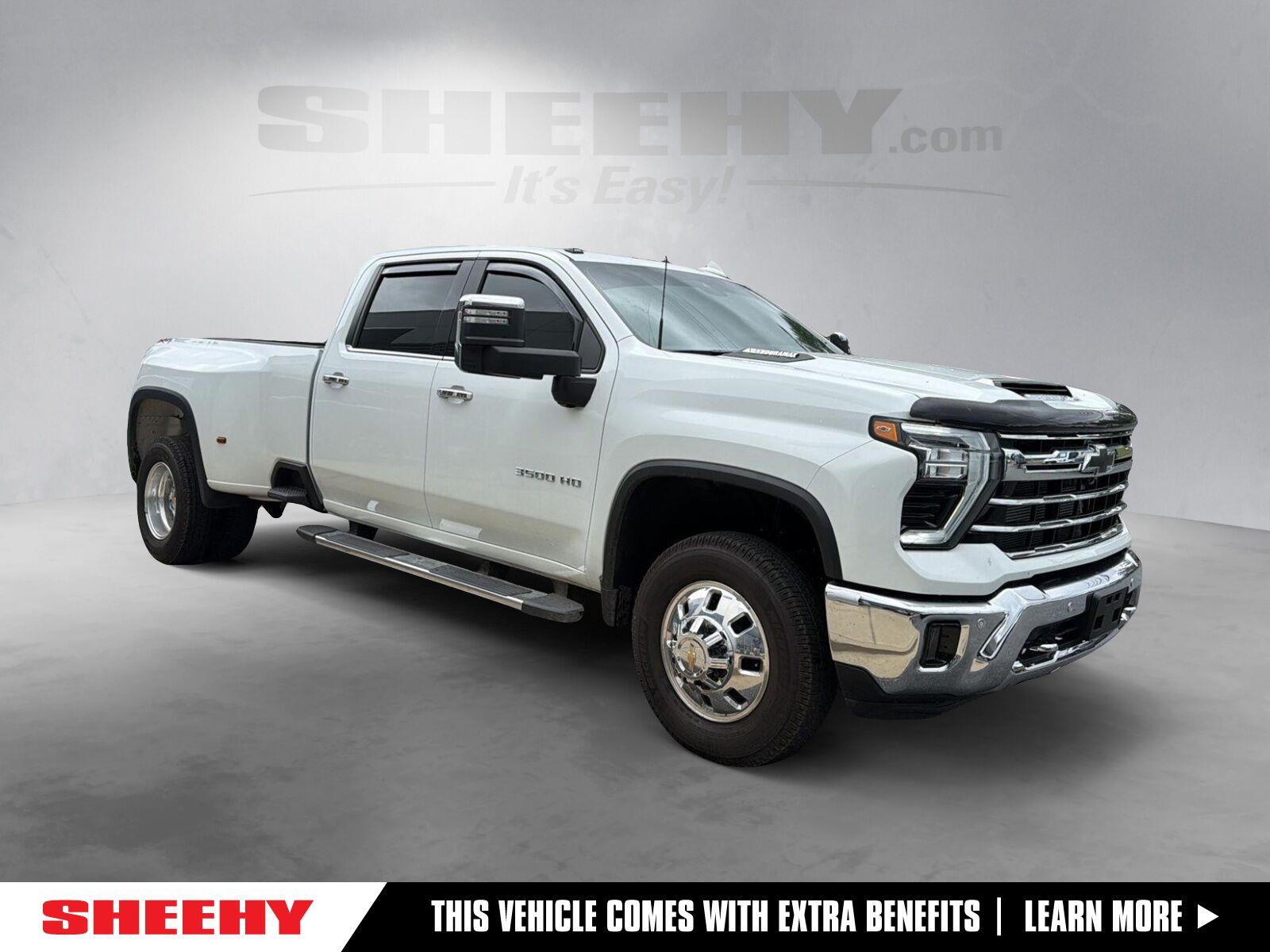 Summit White 2026 Chevrolet Silverado 3500HD Pickup Truck Four-Wheel Drive Automatic