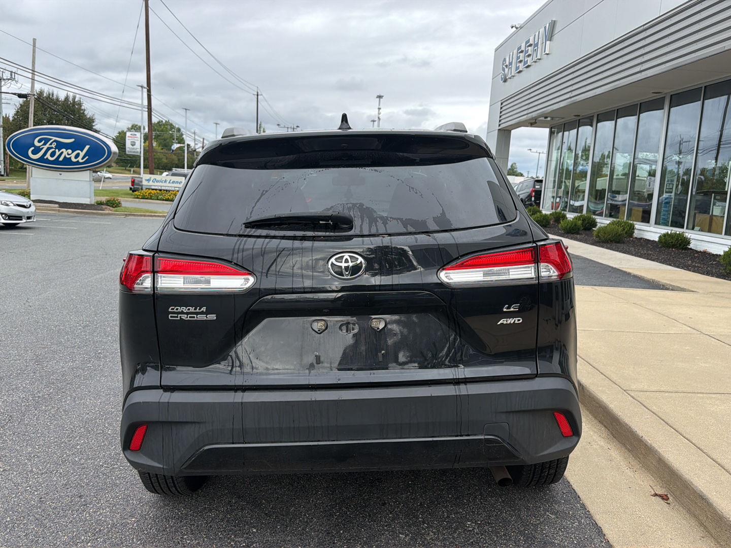 Used 2022 Jet Black Toyota LE image 4