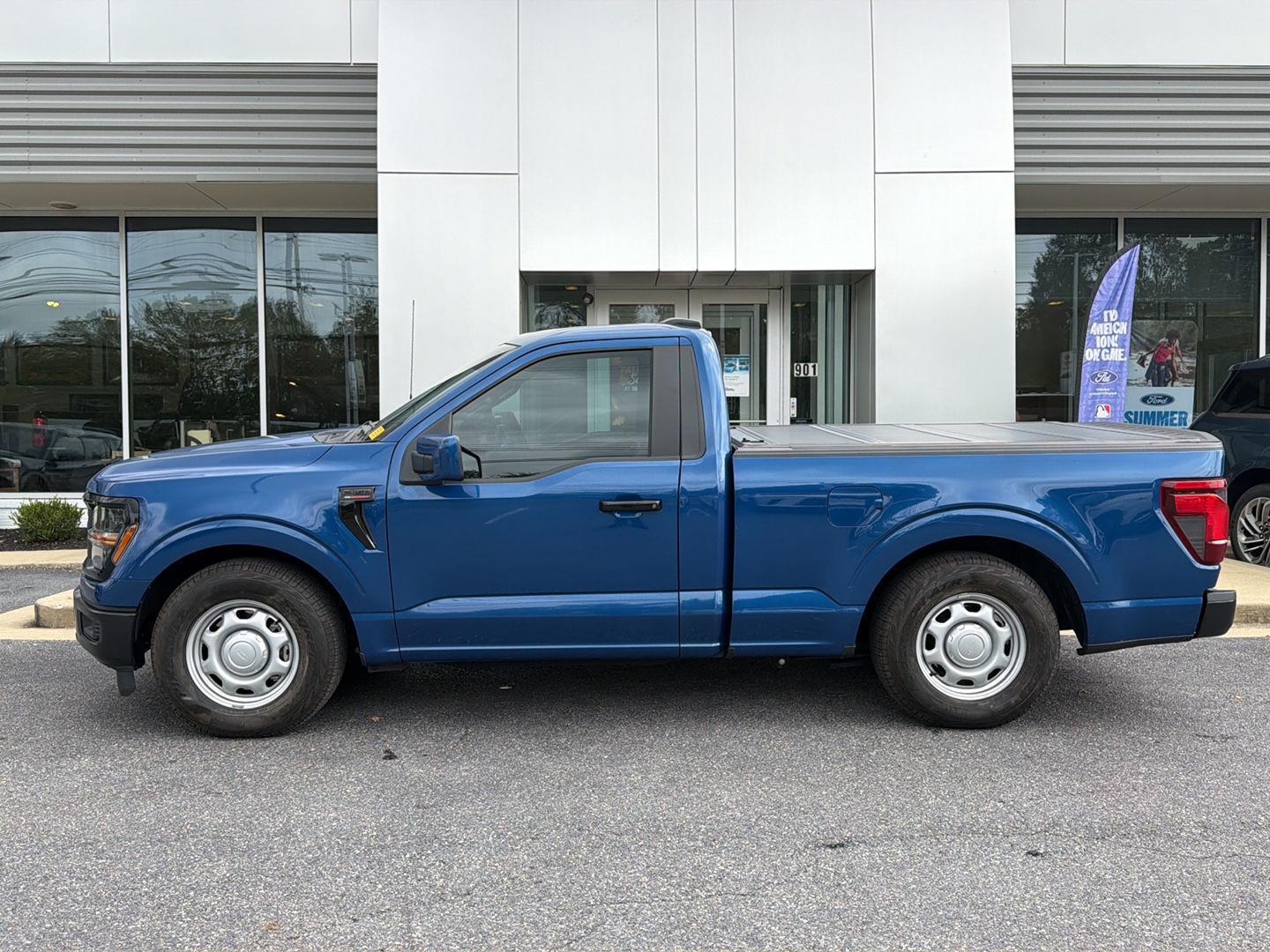 Used 2024 Atlas Blue Metallic Ford XL image 5