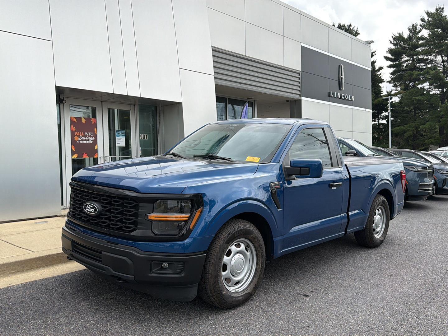Used 2024 Atlas Blue Metallic Ford XL image 6