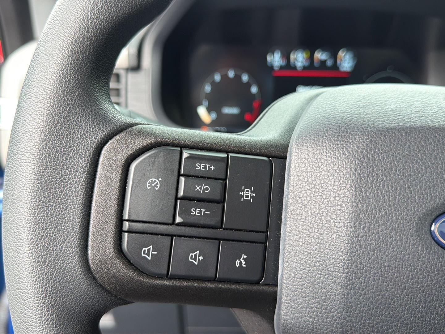 Used 2024 Atlas Blue Metallic Ford XL image 15
