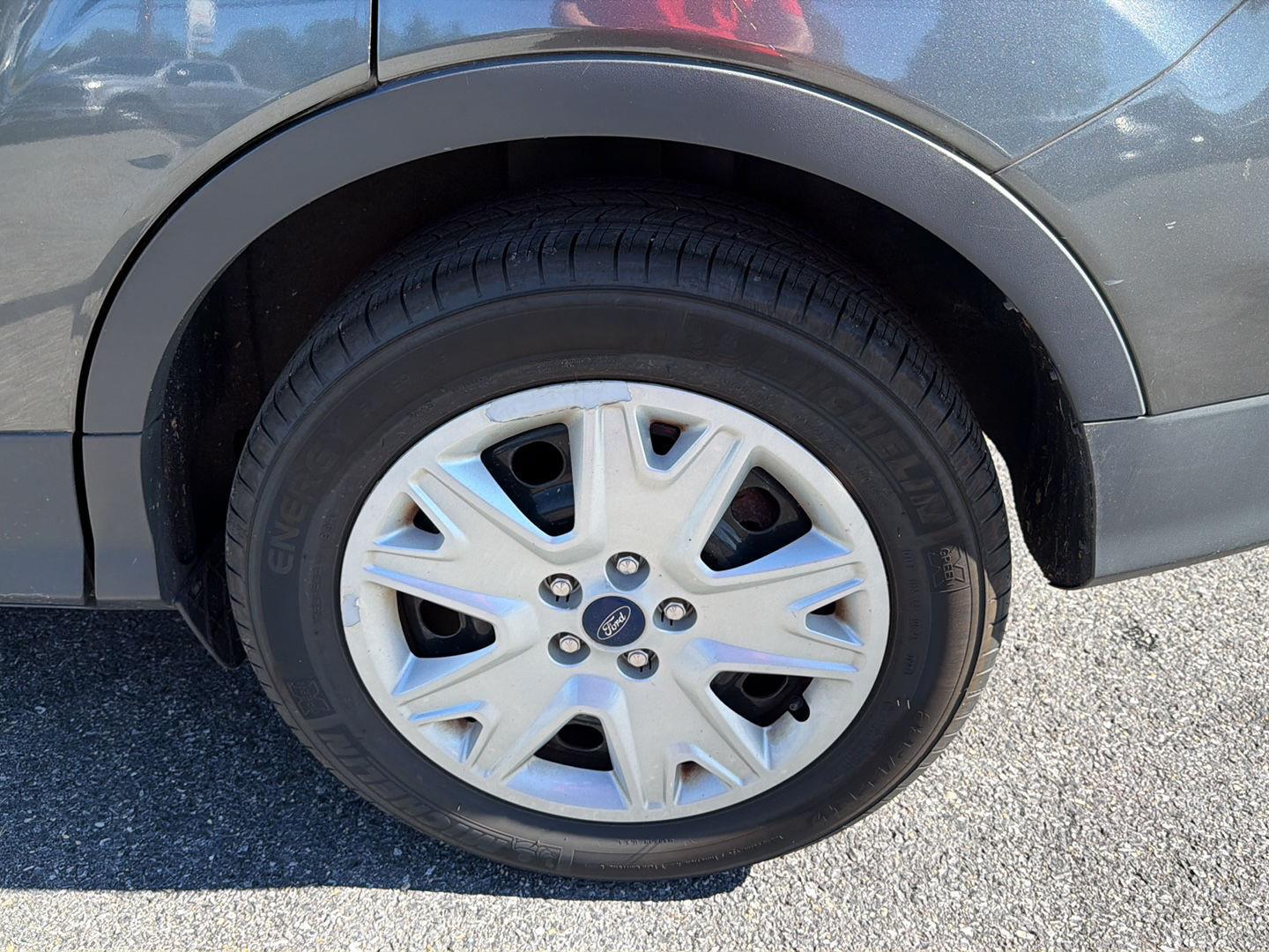 Used 2016 Magnetic Ford S image 18