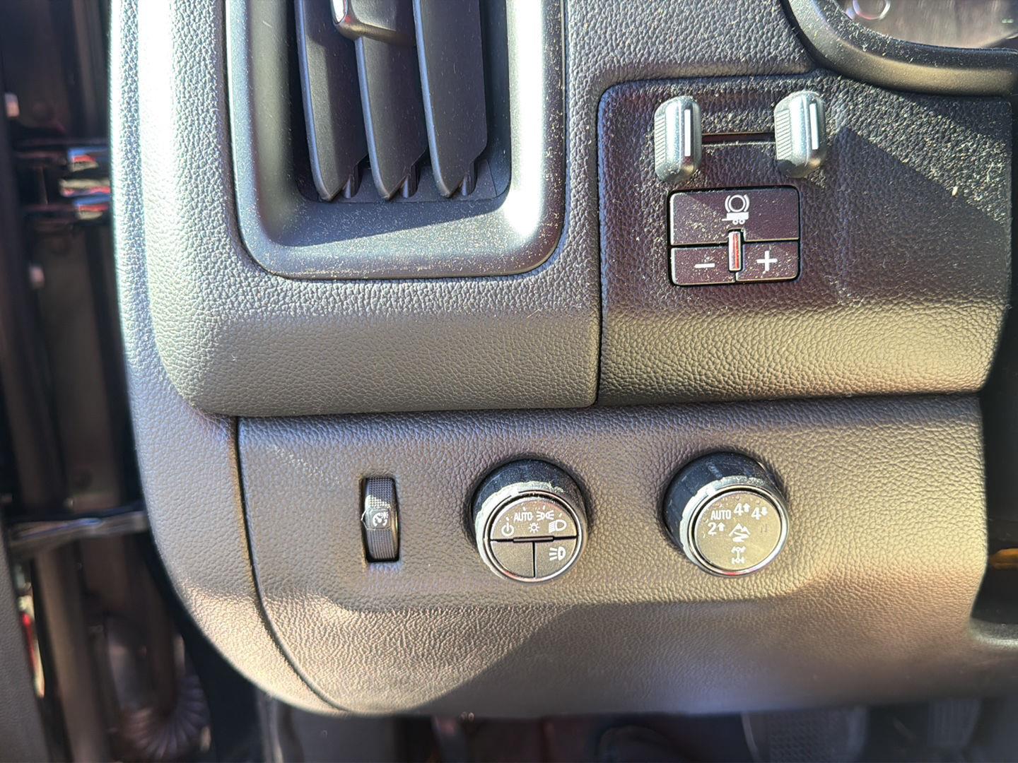 Used 2021 Black Chevrolet 4WD ZR2 image 17