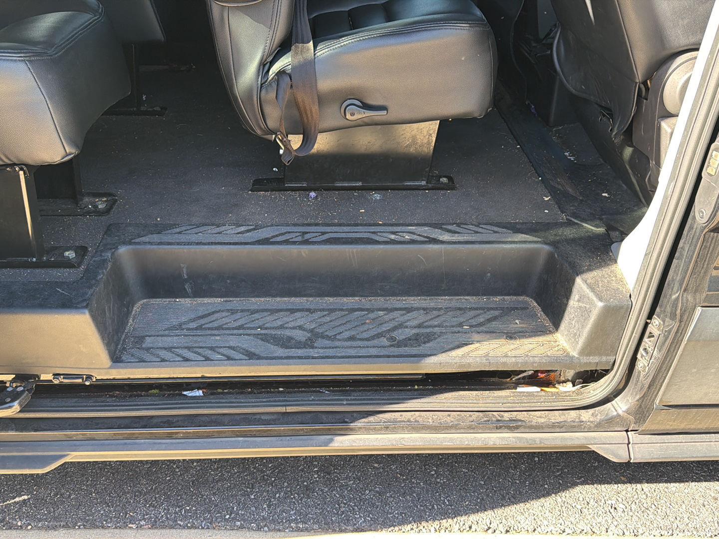 Used 2019 Shadow Black Ford XLT image 21