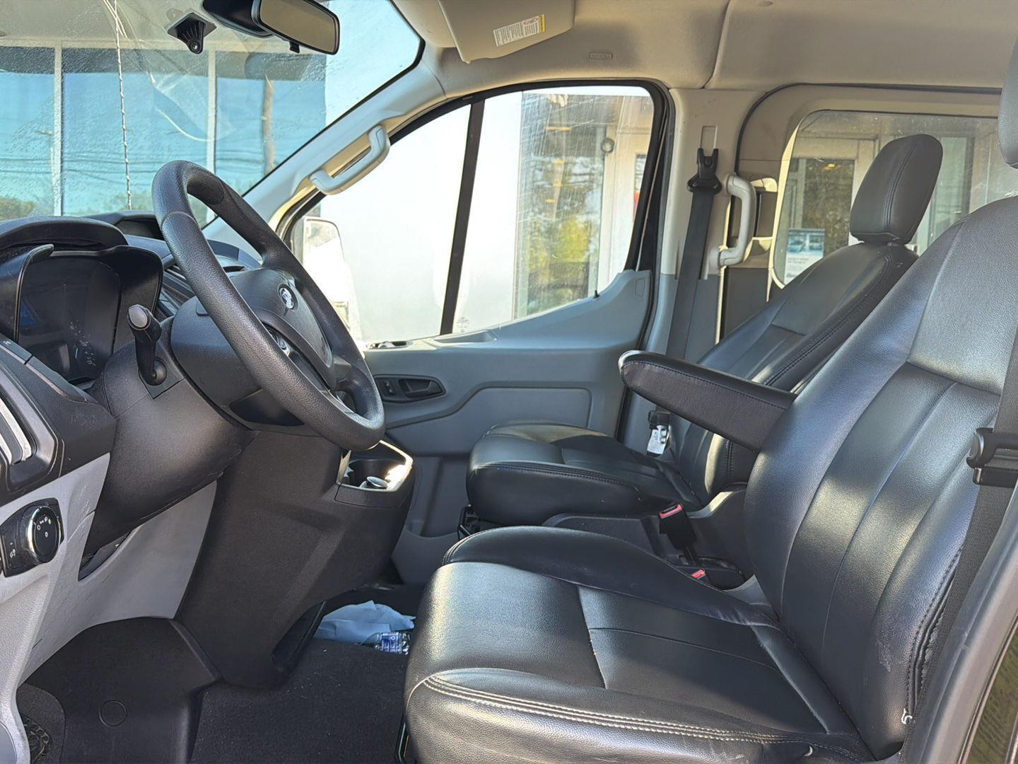 Used 2019 Shadow Black Ford XLT image 9