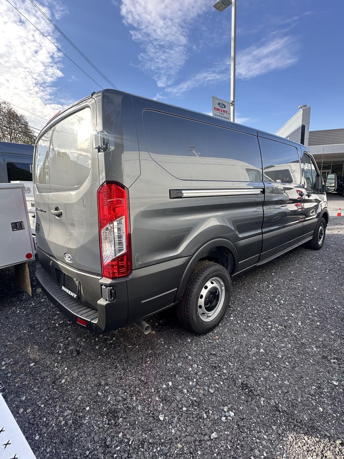 New 2026 Carbonized Gray Metallic Ford  image 27