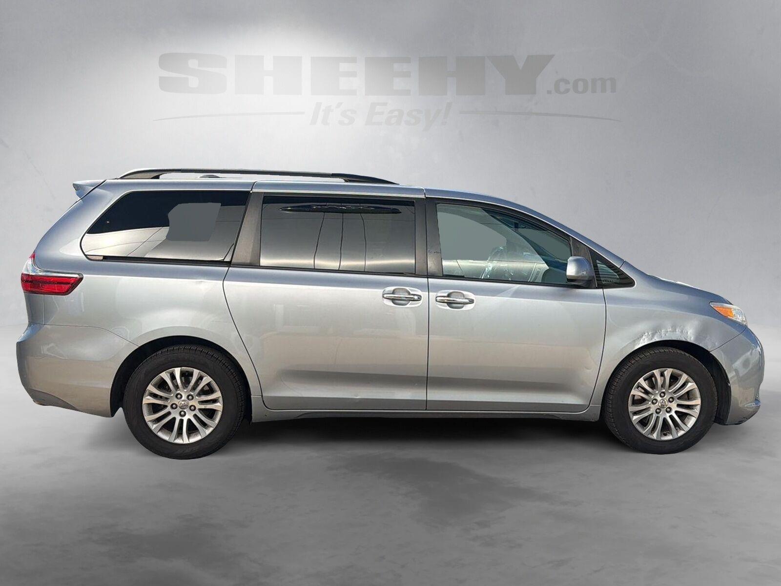Used 2015 Silver Sky Metallic Toyota XLE Premium 8-Passenger image 10