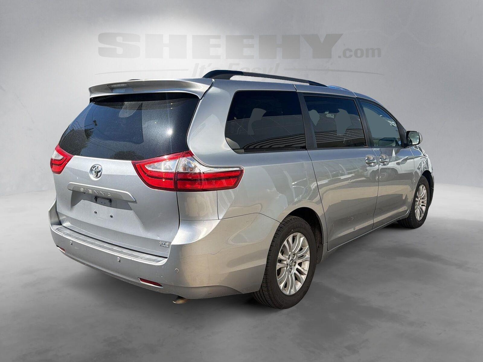 Used 2015 Silver Sky Metallic Toyota XLE Premium 8-Passenger image 14