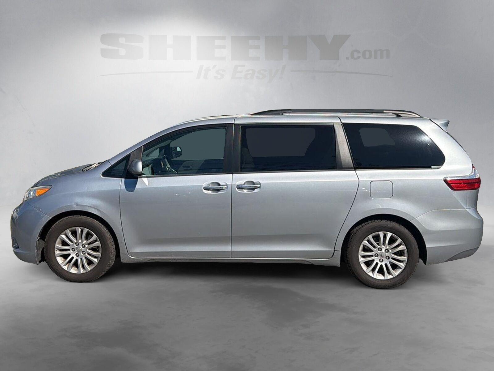 Used 2015 Silver Sky Metallic Toyota XLE Premium 8-Passenger image 19