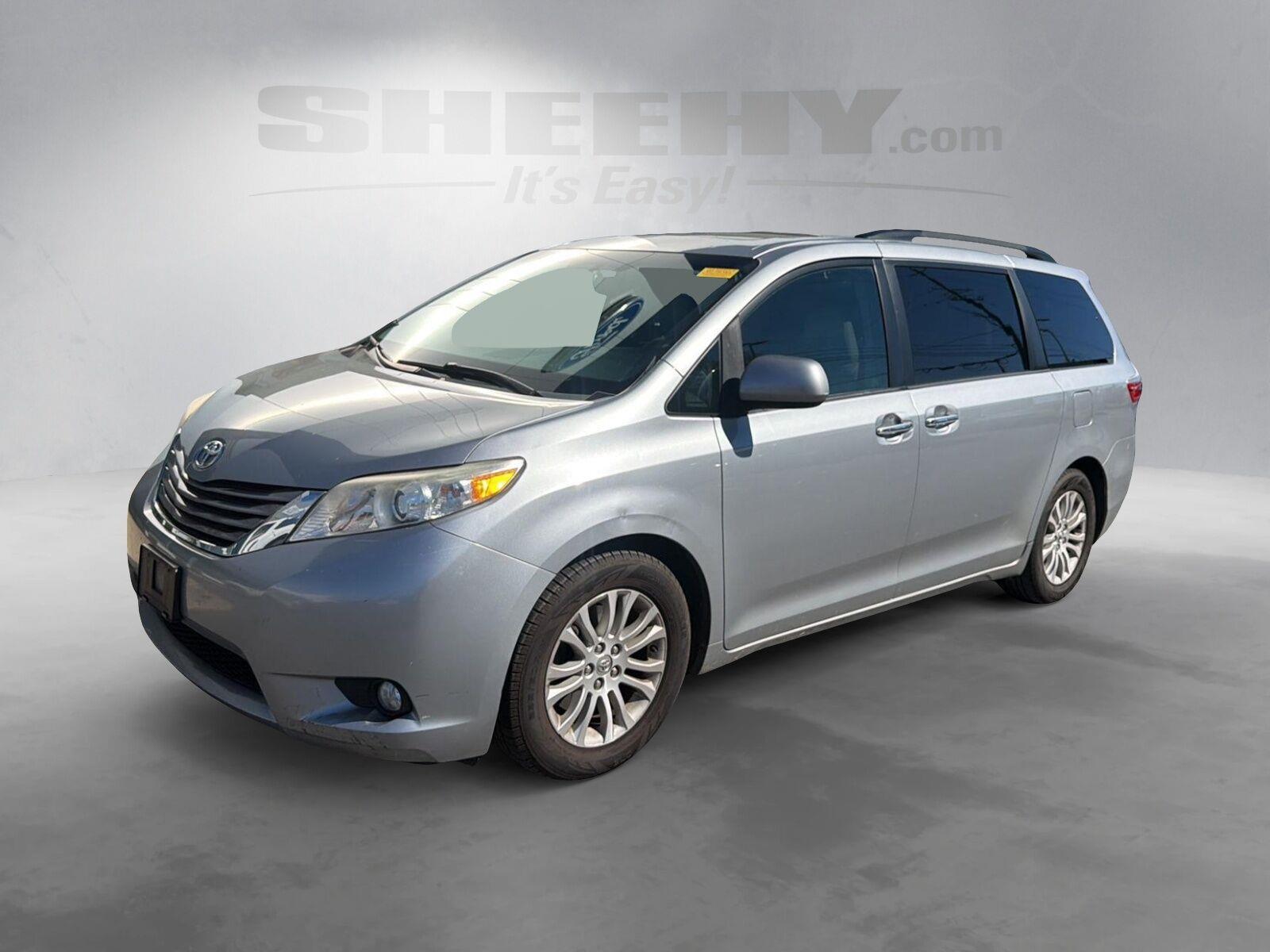 Used 2015 Silver Sky Metallic Toyota XLE Premium 8-Passenger image 18