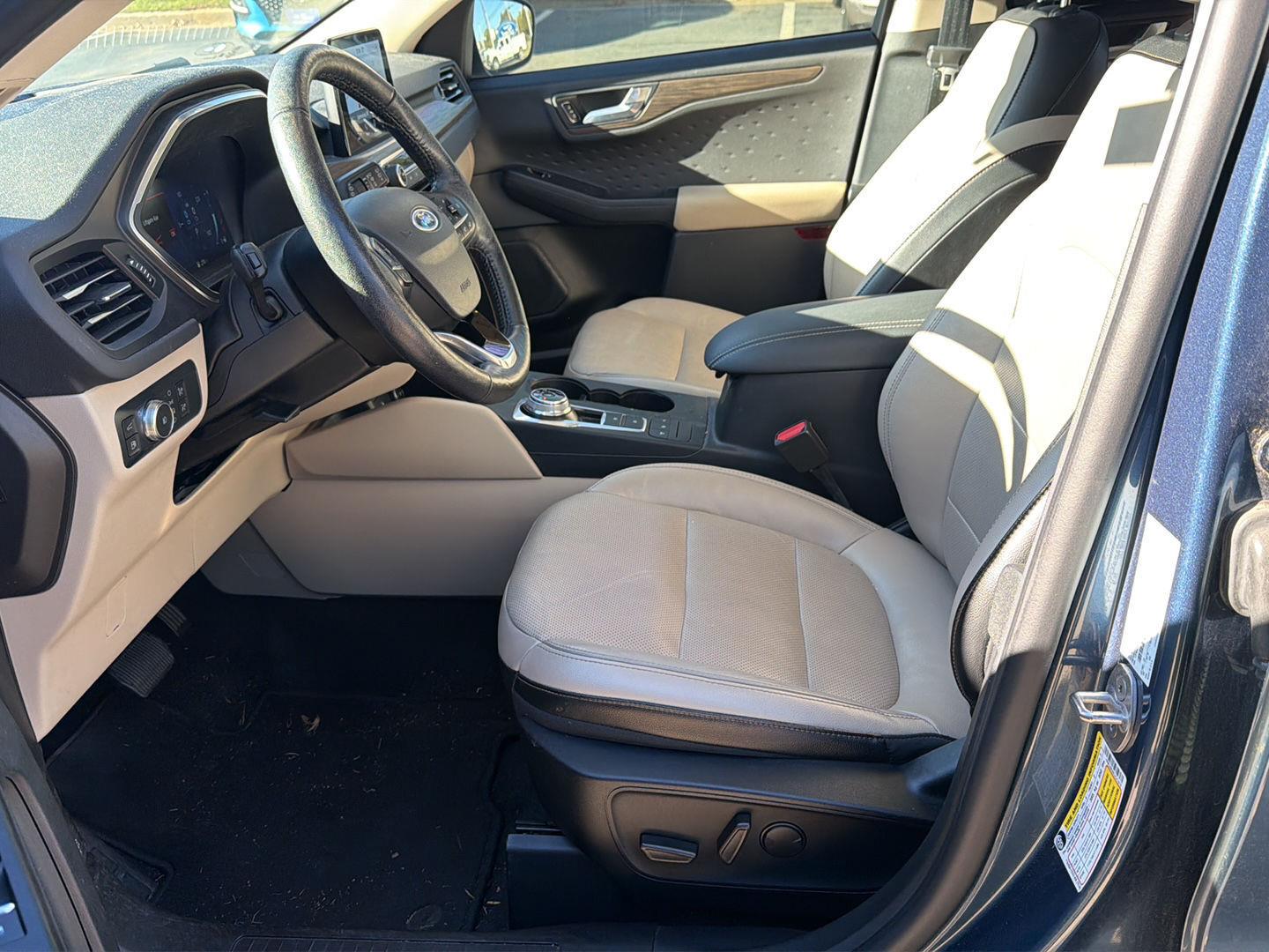 Used 2020 Blue Metallic Ford Titanium Hybrid image 9