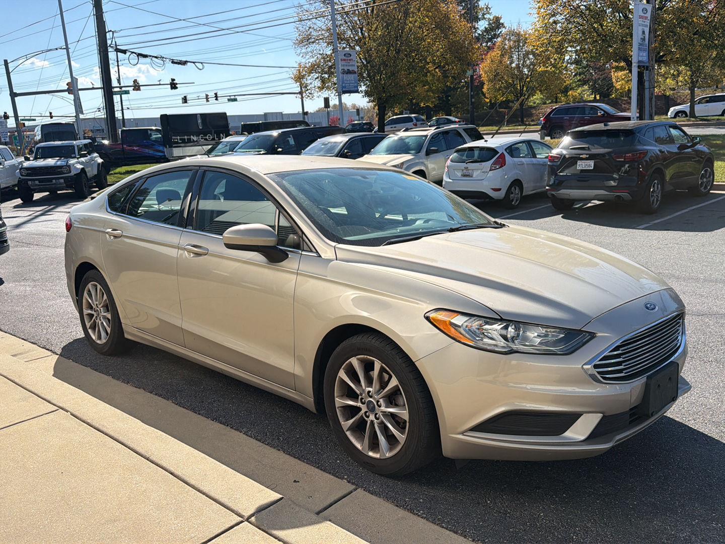 White Gold 2017 Ford Fusion Sedan Front-Wheel Drive 6-Speed Automatic
