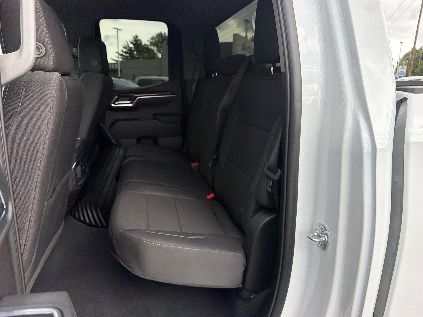 Used 2025 Summit White GMC Elevation image 7
