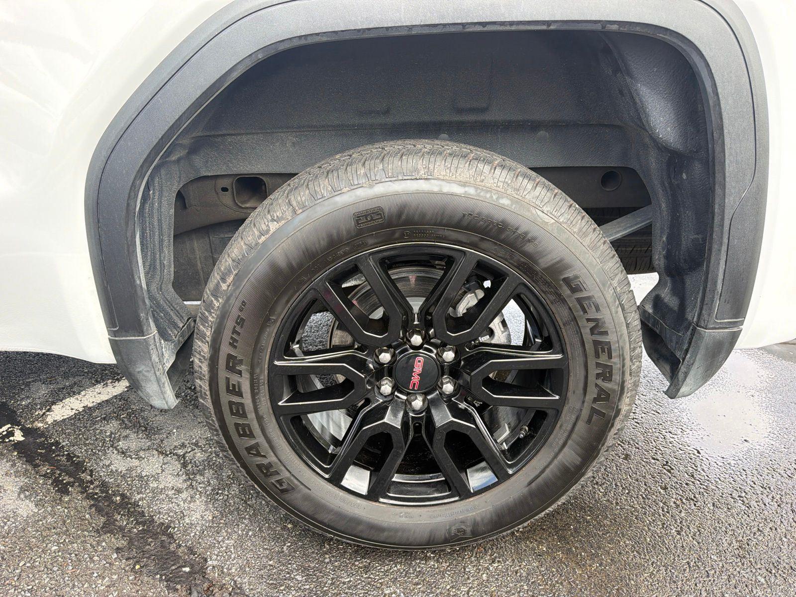 Used 2025 Summit White GMC Elevation image 22