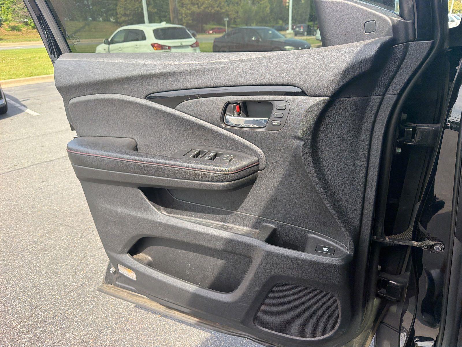Used 2019 Black Honda Black Edition image 25