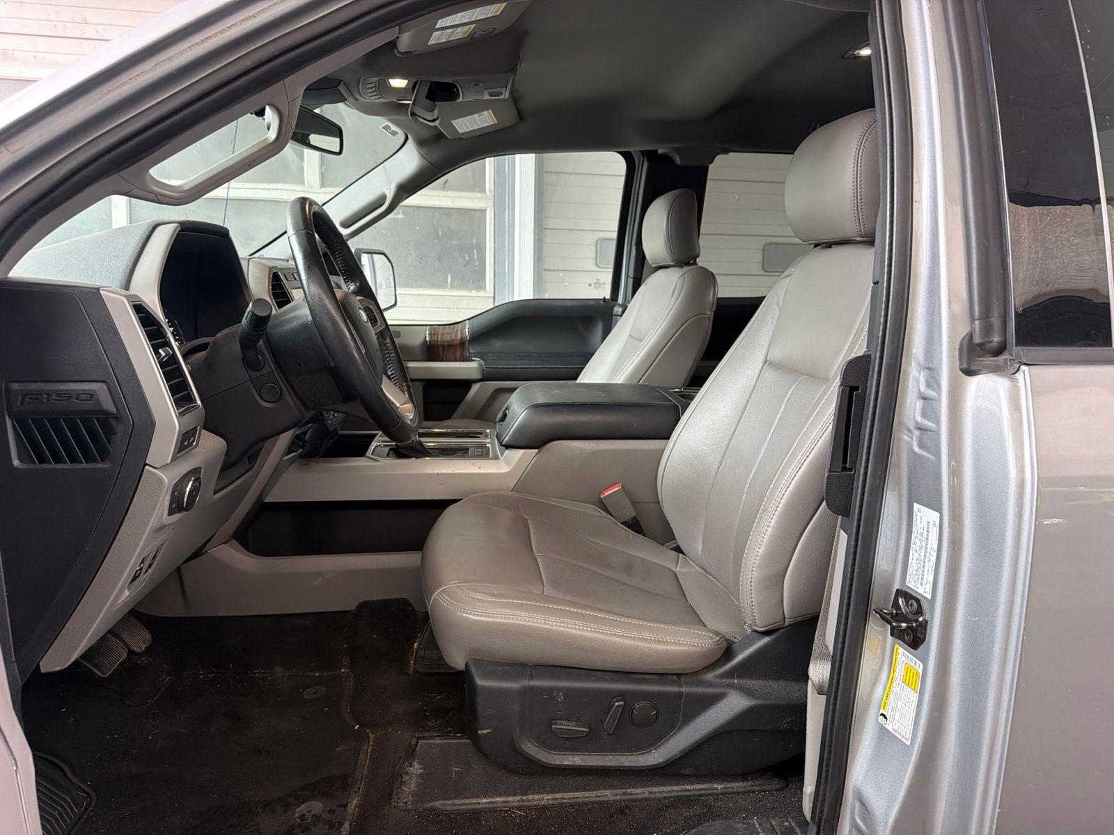 Used 2020 Iconic Silver Metallic Ford LARIAT image 9