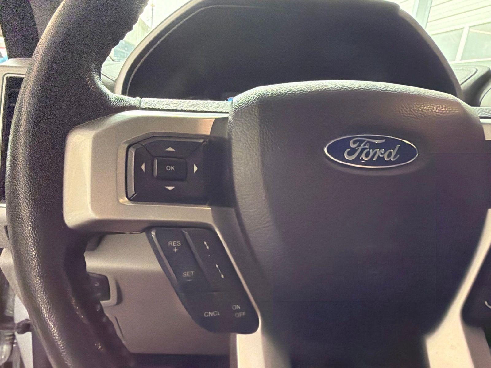 Used 2020 Iconic Silver Metallic Ford LARIAT image 17