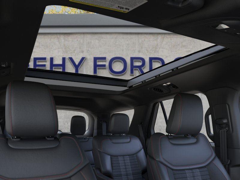 New 2026 Star White Metallic Tri-Coat Ford ST-Line image 22