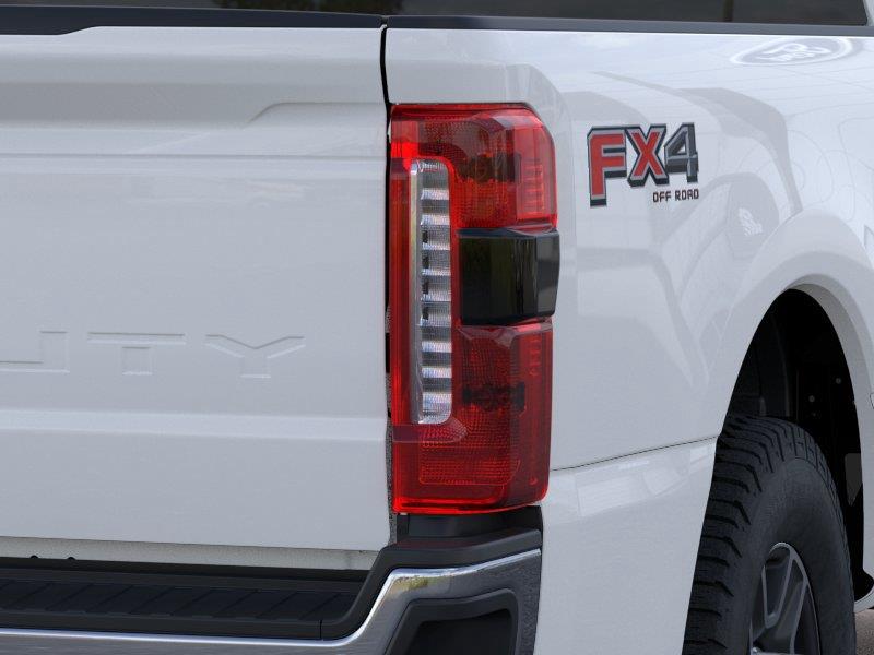 New 2026 Oxford White Ford LARIAT image 21