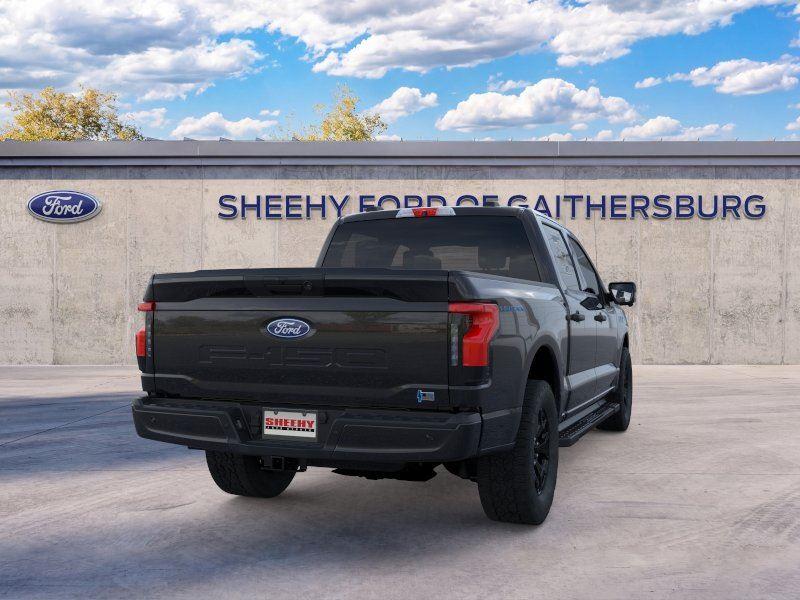 2025 Ford F-150 Lightning XLT - Photo 8