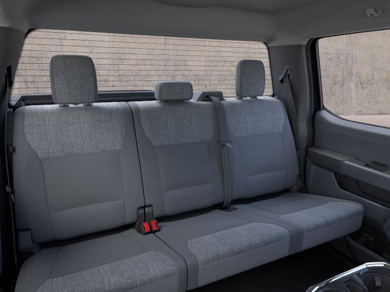 2025 Ford F-150 Lightning XLT - Photo 11