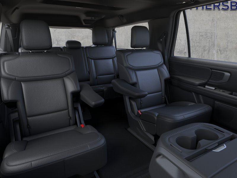 New 2026 Star White Metallic Tri-Coat Ford Platinum image 11
