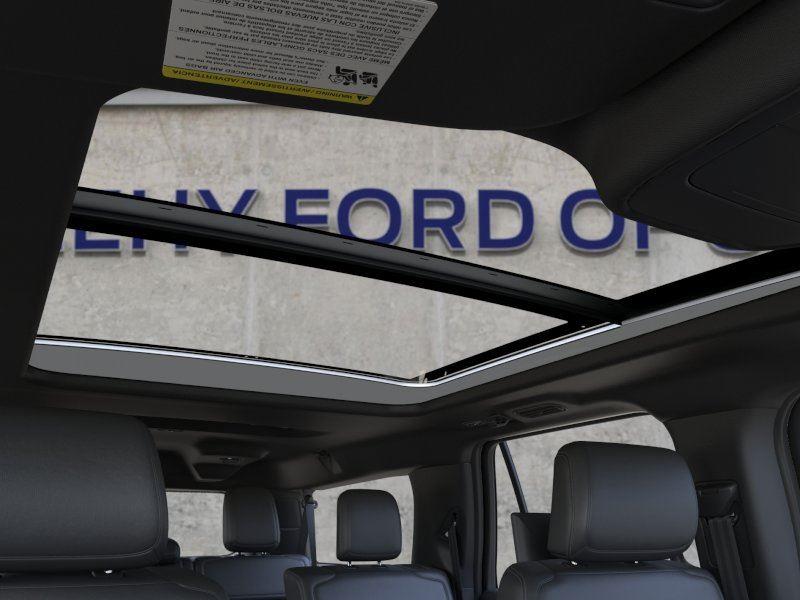 New 2026 Star White Metallic Tri-Coat Ford Platinum image 22