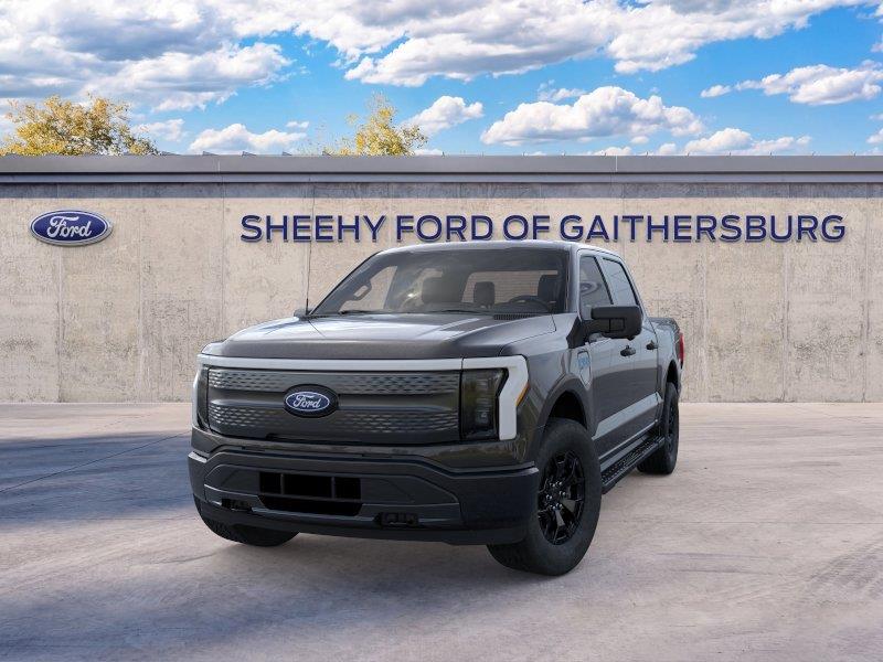 New 2025 Agate Black Metallic Ford XLT image 3