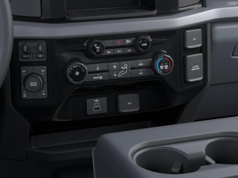 New 2026 Oxford White Ford XLT image 15