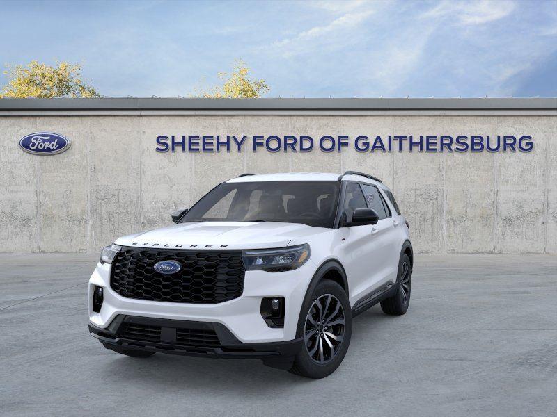 New 2026 Star White Metallic Tri-Coat Ford ST-Line image 3