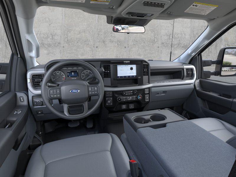 New 2026 Oxford White Ford XL image 9