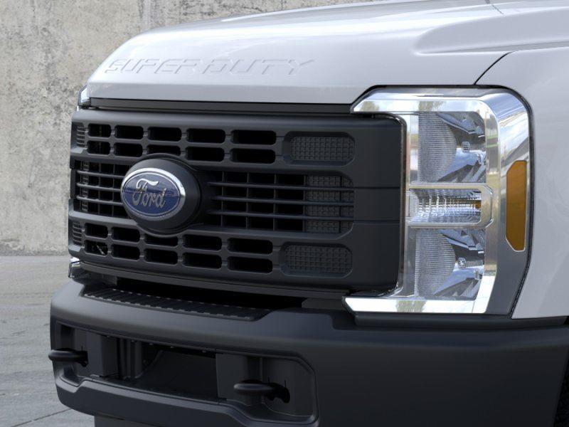 New 2026 Oxford White Ford XL image 17