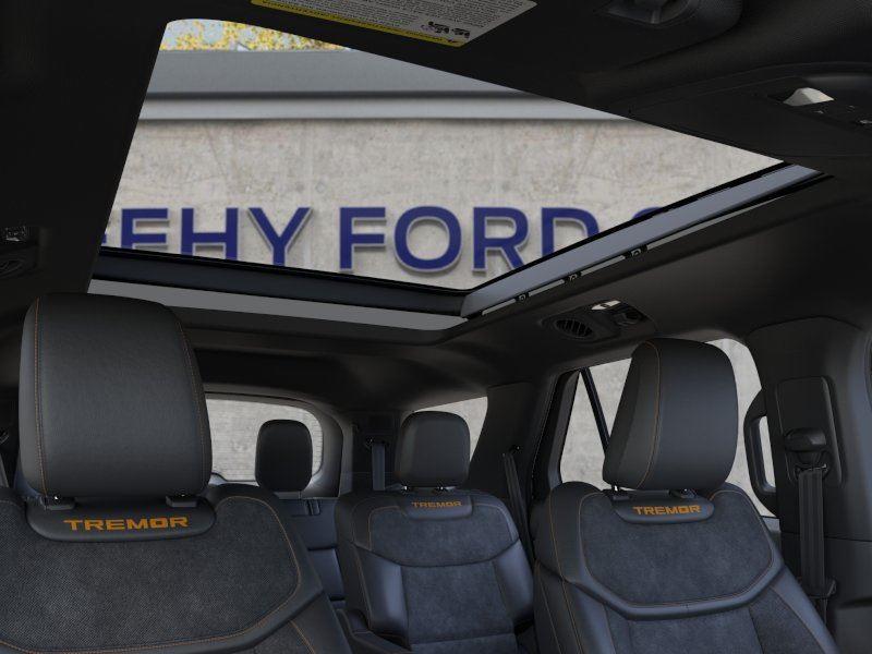 New 2026 Star White Metallic Tri-Coat Ford Tremor image 22