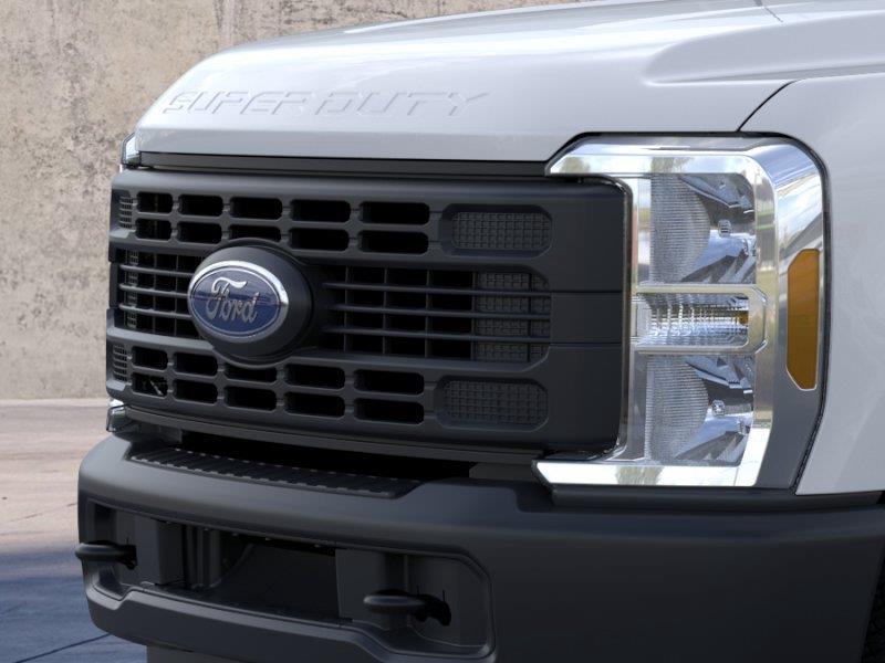 New 2026 Oxford White Ford XL image 17