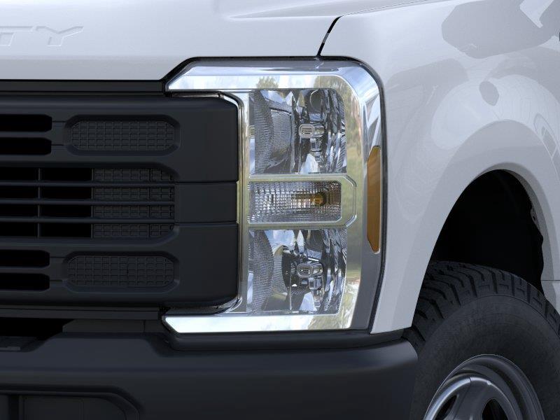 New 2026 Oxford White Ford XL image 18