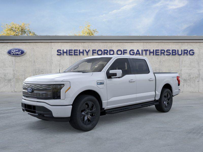 New 2025 Oxford White Ford LARIAT image 2