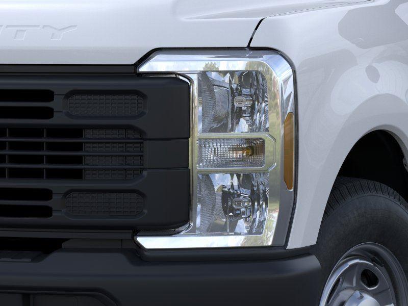 New 2026 Oxford White Ford XL image 18