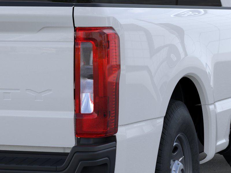 New 2026 Oxford White Ford XL image 21