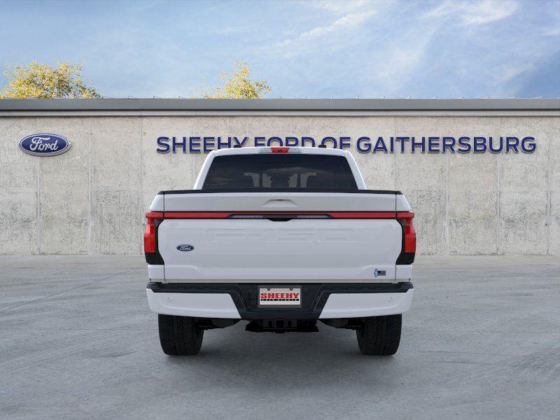 New 2025 Oxford White Ford LARIAT image 6