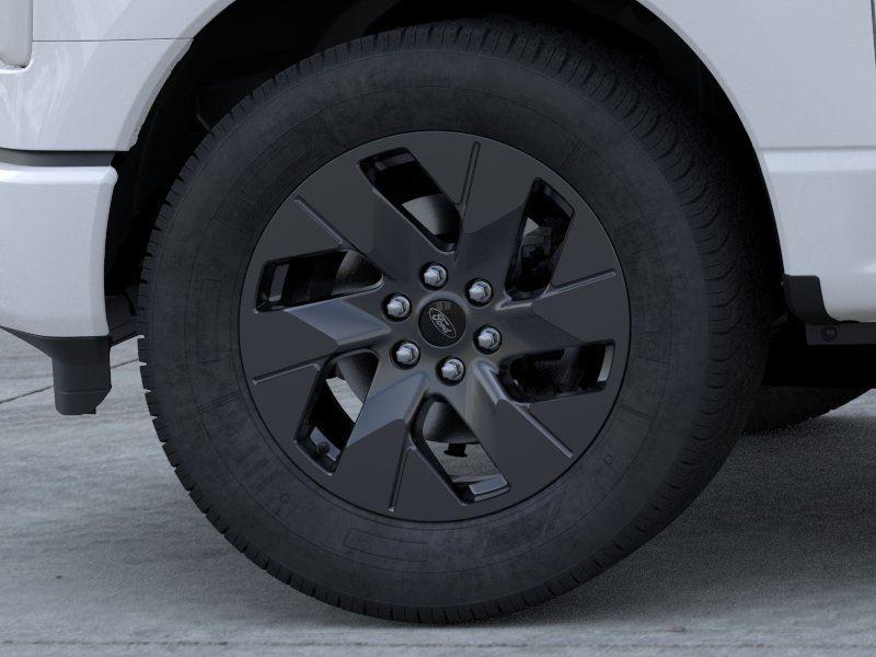 New 2025 Oxford White Ford LARIAT image 19
