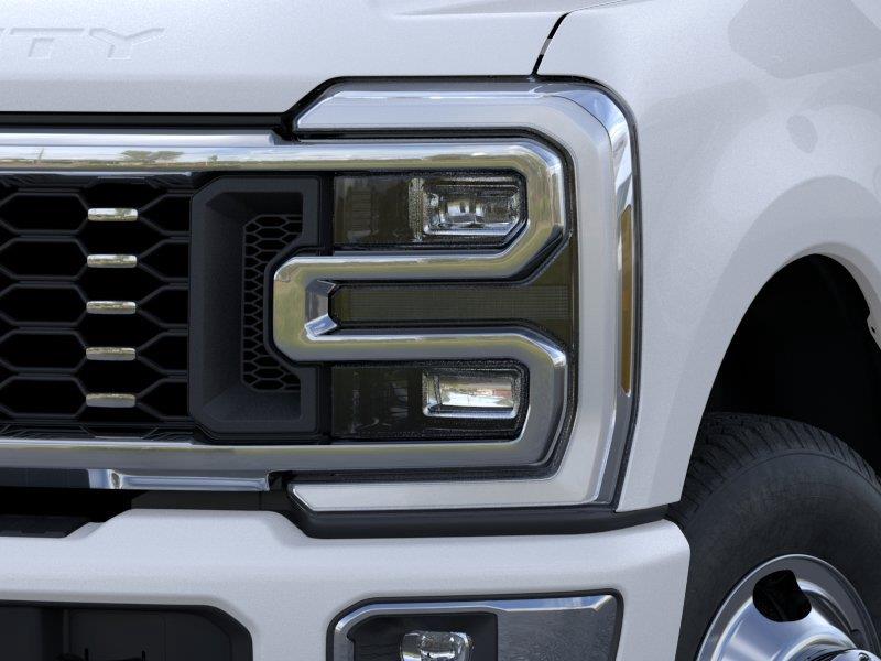 2026 Ford F-350 Super Duty Platinum - Photo 18