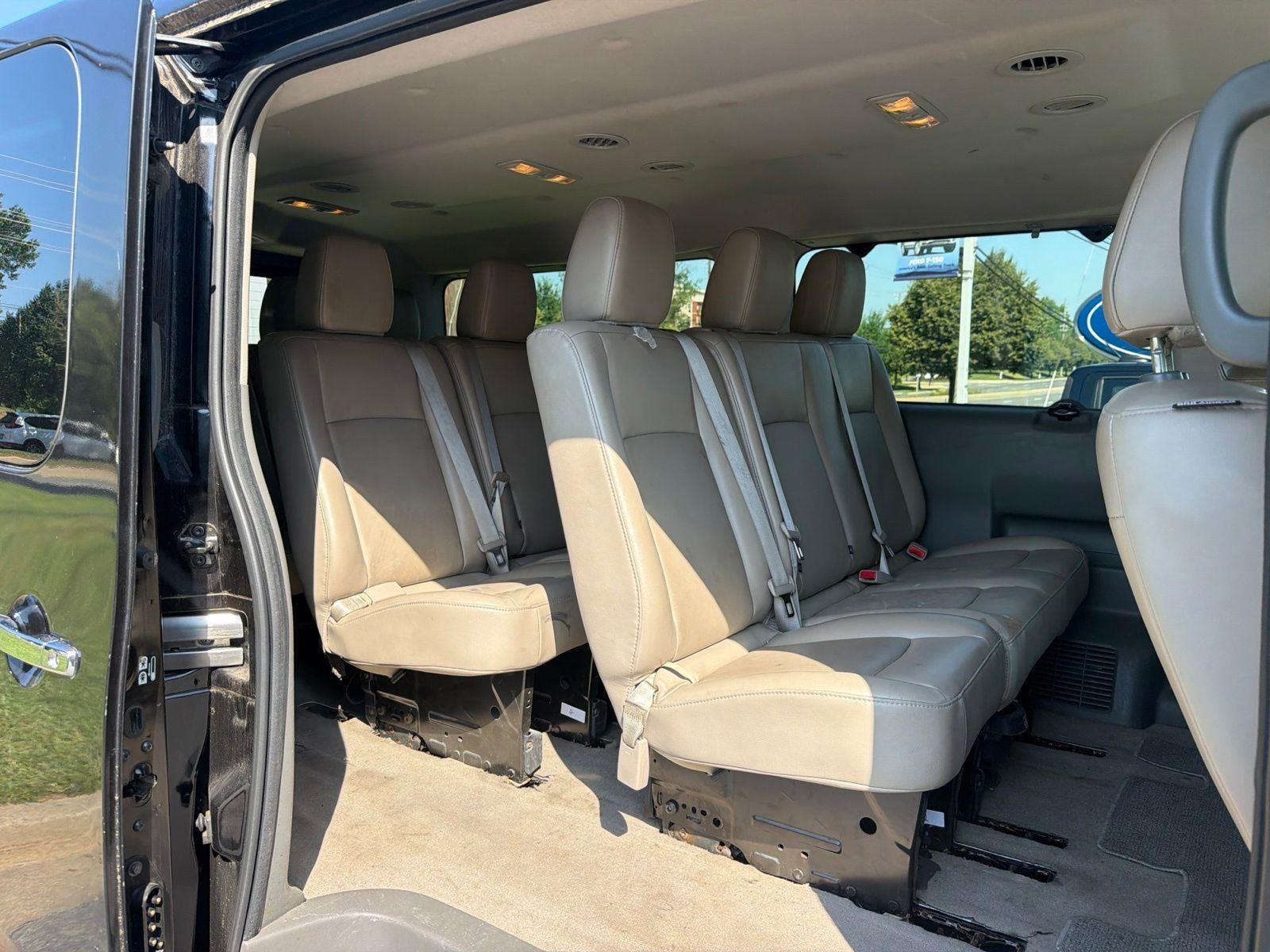 Used 2018 Black Nissan NV3500 HD SL image 27