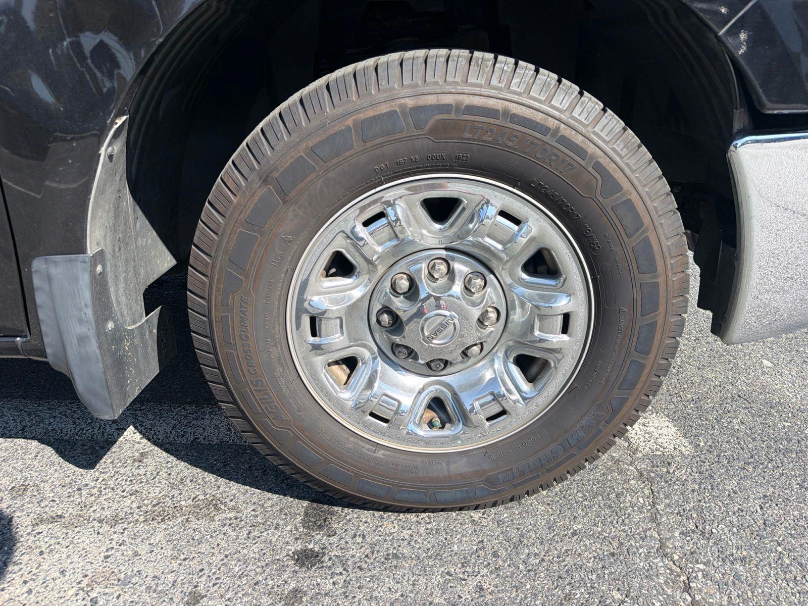 Used 2018 Black Nissan NV3500 HD SL image 25