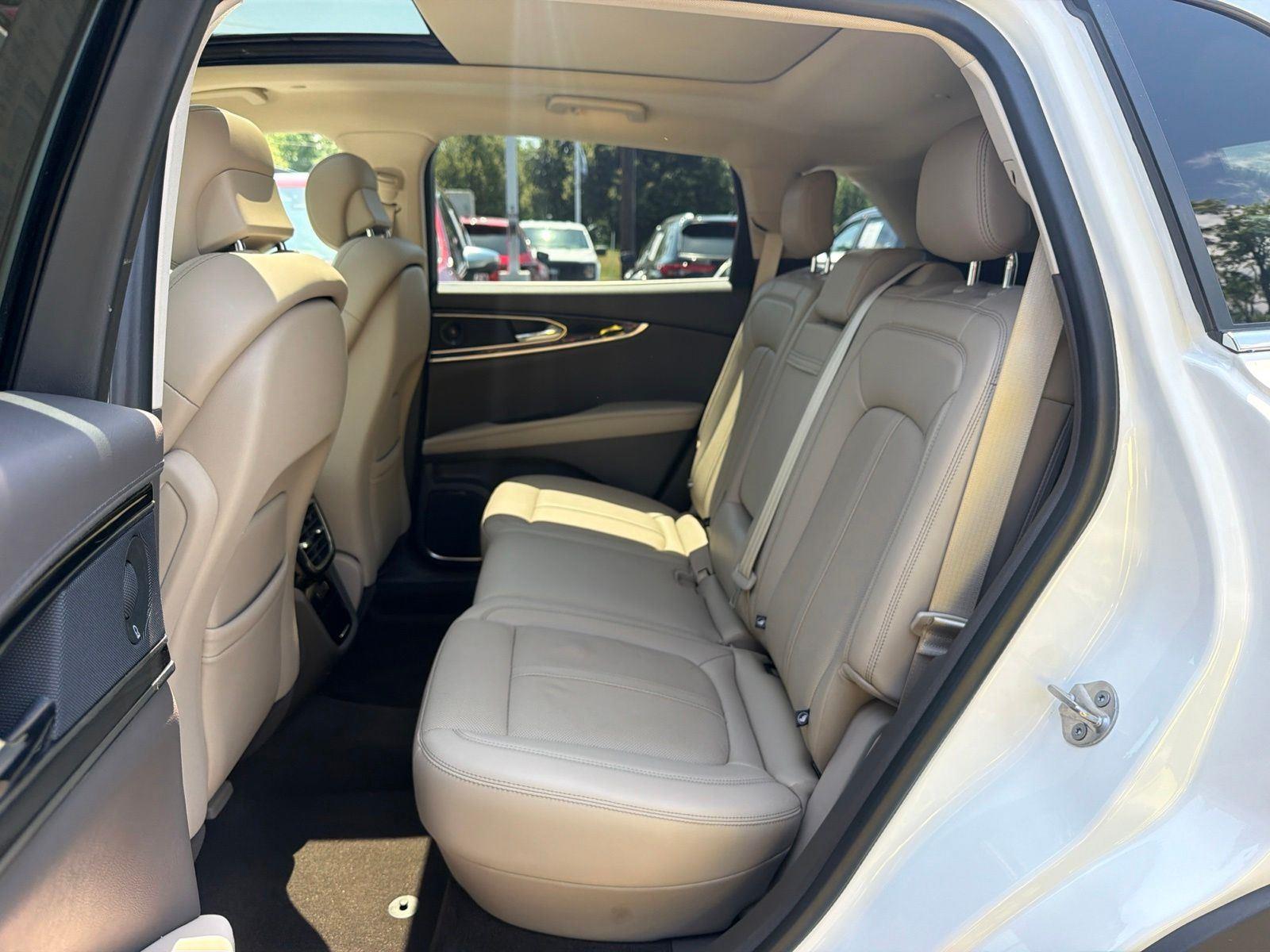 Used 2023 Pristine White Lincoln Reserve image 7
