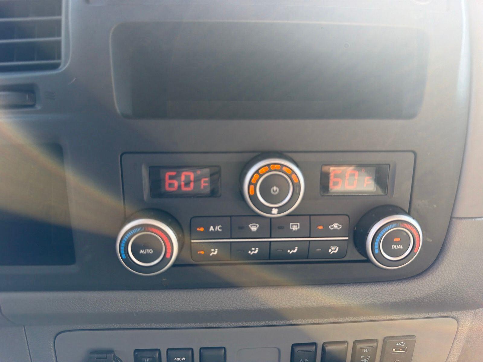 Used 2018 Black Nissan NV3500 HD SL image 19