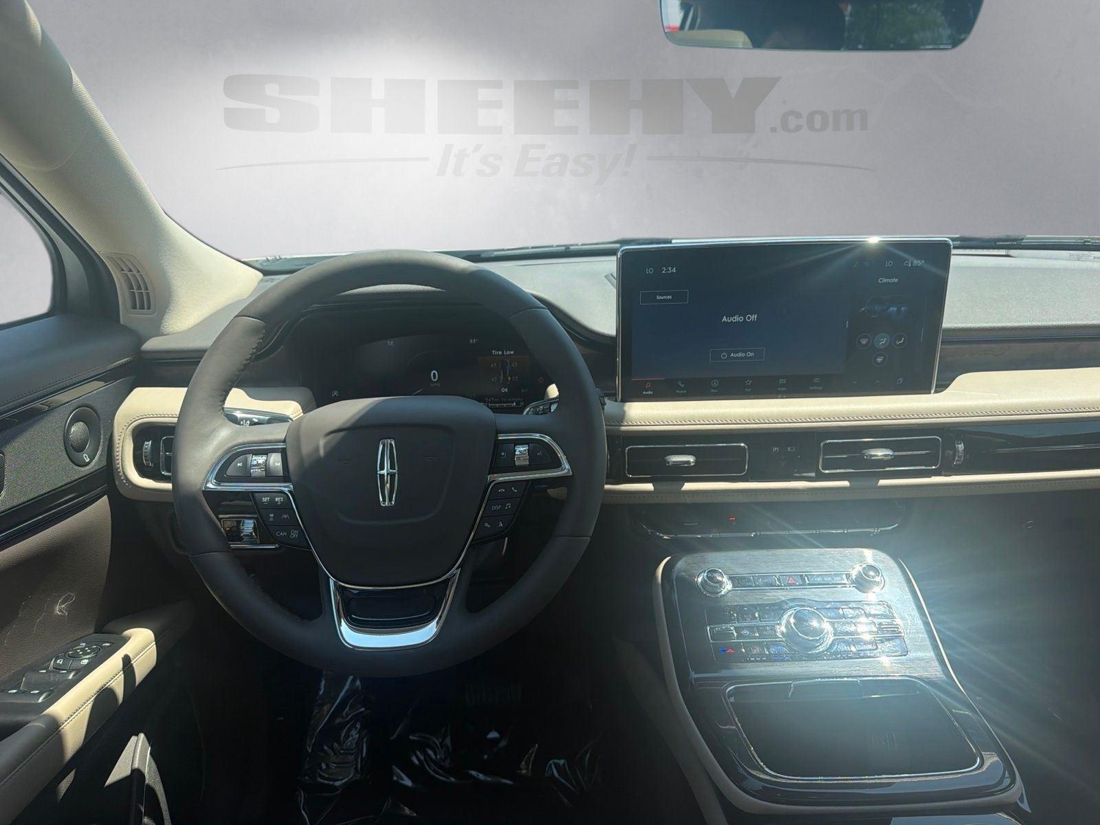 Used 2023 Pristine White Lincoln Reserve image 3