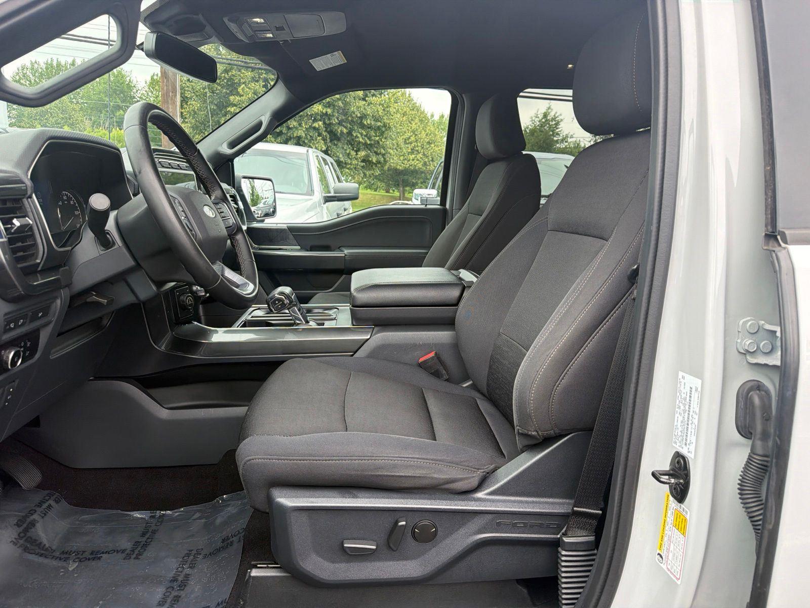 Used 2023 Avalanche Ford XLT image 8