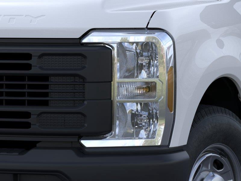 New 2026 Oxford White Ford XL image 18