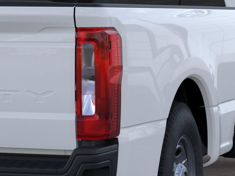 New 2026 Oxford White Ford XL image 21